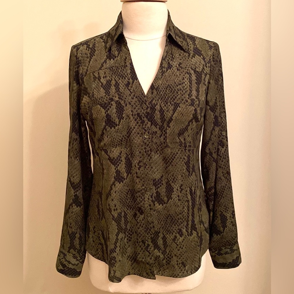 Express The Portofino Shirt Green Black Snakeskin S Edgy Trendy Career Core Top